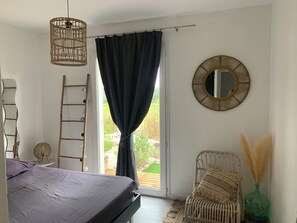 3 bedrooms, desk, iron/ironing board, travel crib - Villa en Bordure de Collinepiscineclimnetflix (Les Matelles)