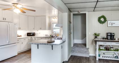 Family-friendly Altoona Abode w/ Spacious Patio!