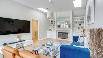 House (3 Bedrooms) | Front of property