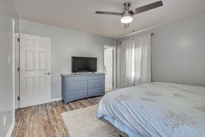 Interior - Pet-friendly Beaufort Home w/ Private Yard (Beaufort)