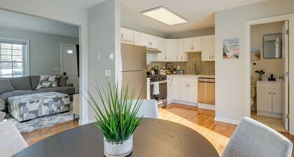 Niantic Duplex w/ Deck < 1 Mi to Beach + Boardwalk