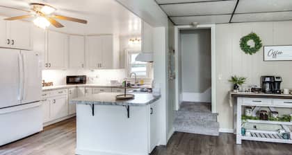 Family-friendly Altoona Abode w/ Spacious Patio!
