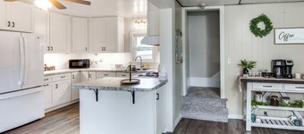 Family-friendly Altoona Abode w/ Spacious Patio!