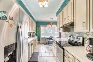 Apartment (3 Bedrooms) | Interior - St Simons Island Townhome w/ Balcony + Ocean View! (St. Simons Island)