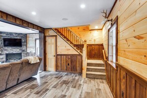 Talo (6 Bedrooms) | Sisätilat