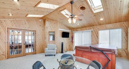Hot Tub & Fenced Backyard: Moorhead Home!