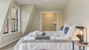 2 bedrooms, free cots/infant beds, bed sheets