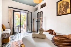 4 bedrooms, WiFi, bed sheets