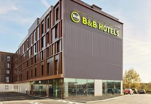 Front of property - B&B Hotel Marne-La-Vallée Val D'Europe (Serris)