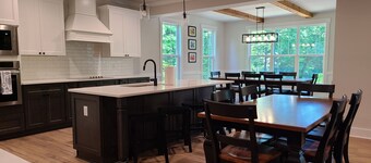 NEW June 2024 -LAKEFRONT 9 King Bedrooms/8 bath! Private Dock and Beach! 2 acres