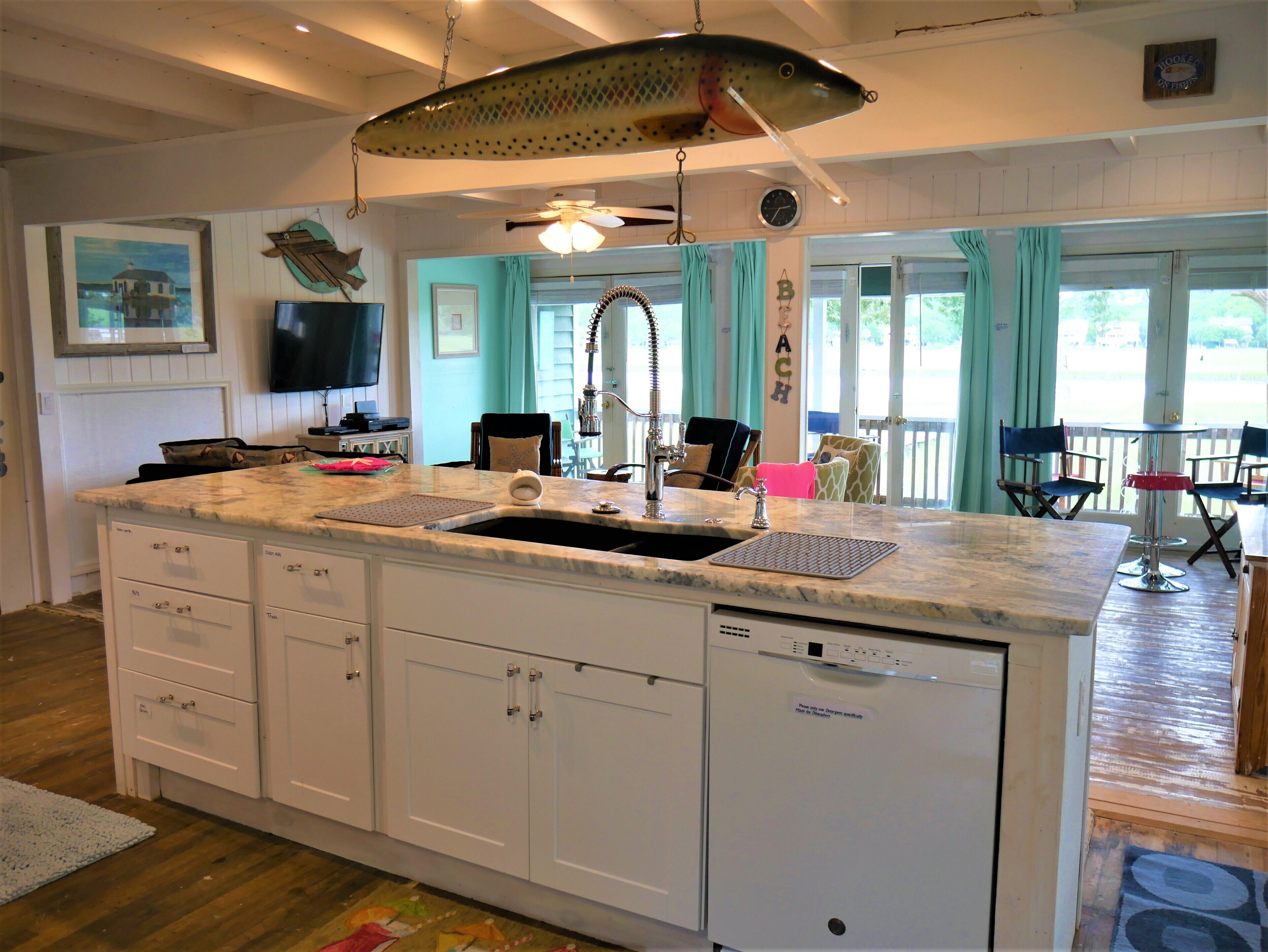 Dishwasher, coffee/tea maker