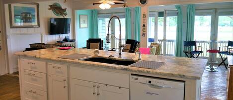 غسالة أطباق، ماكينة لصنع القهوة/الشاي