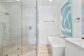 House, 5 Bedrooms, Private Pool, Ocean View | Bathroom | Free toiletries, hair dryer, towels - Beach House - Reel Em Inn by PHG (Panama City Beach)