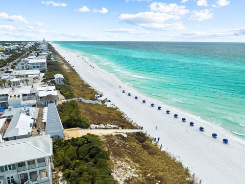 Gulf Front with Private Beach! Walk to Alys & Rosemary! 6 Bikes Included