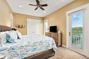 5 bedrooms, desk, iron/ironing board, travel cot