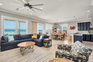 TV connectée, table de tennis de table, livres