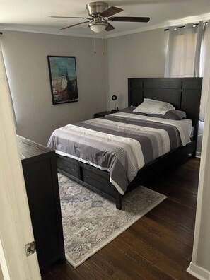 2 Schlafzimmer, Bügeleisen/Bügelbrett, WLAN, Bettwäsche