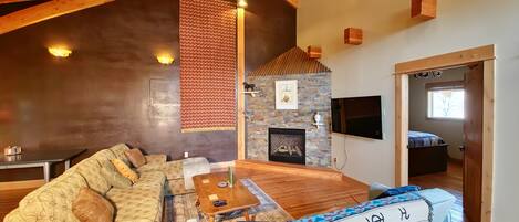 TV, fireplace