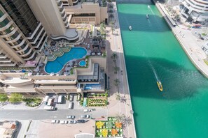 Balcony view - Vacay Lettings - Iris Blue (Dubai)