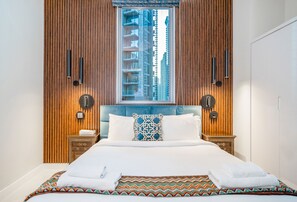 In-room safe, desk, soundproofing, iron/ironing board - Vacay Lettings - Iris Blue (Dubai)