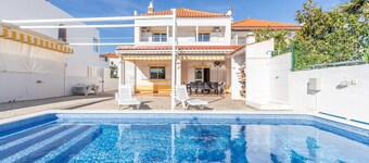 Villa with private pool by AlgarveManta (7v4)