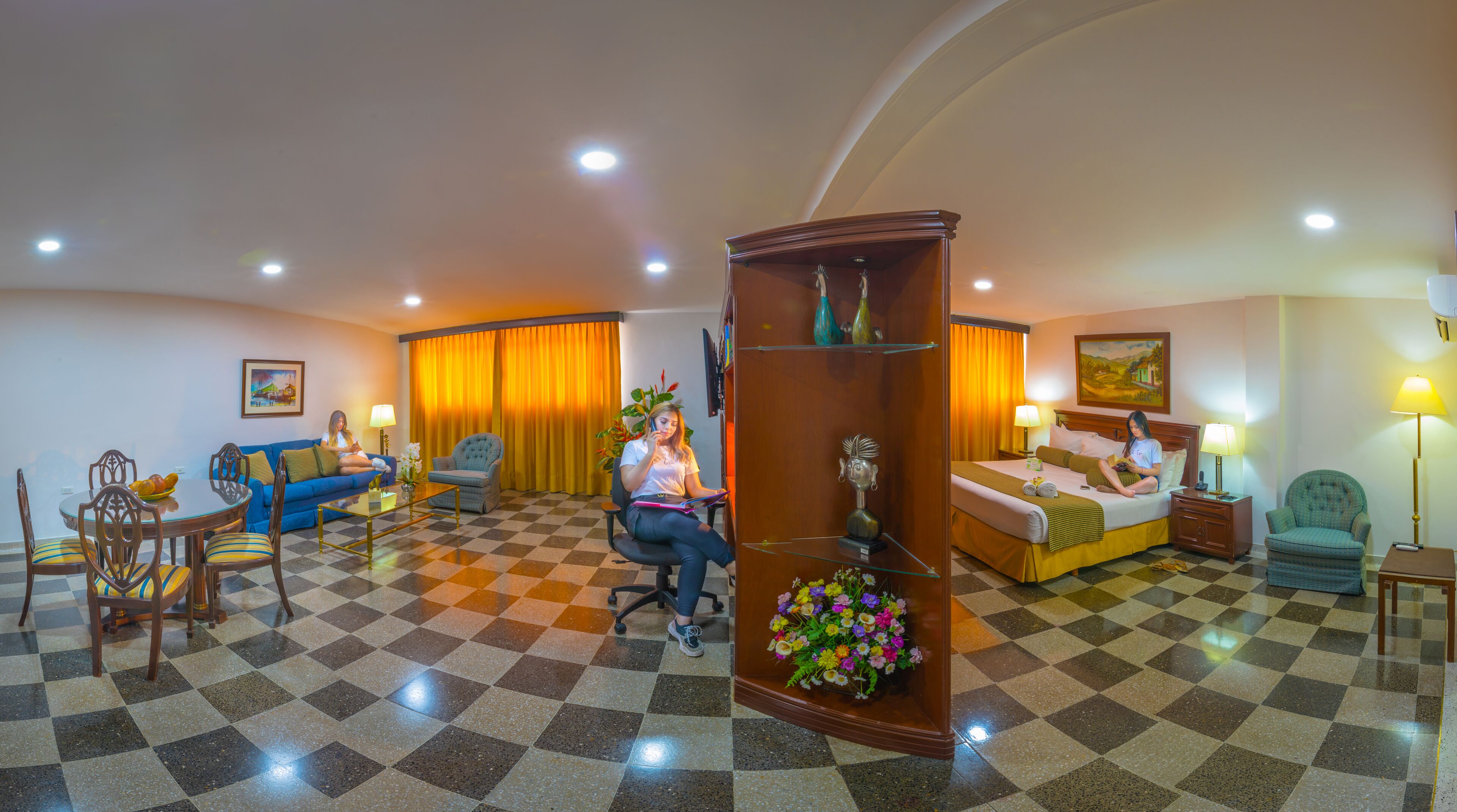 豪華套房, 城市景  觀 | 迷你吧、客房內保險箱、布置獨特、書桌