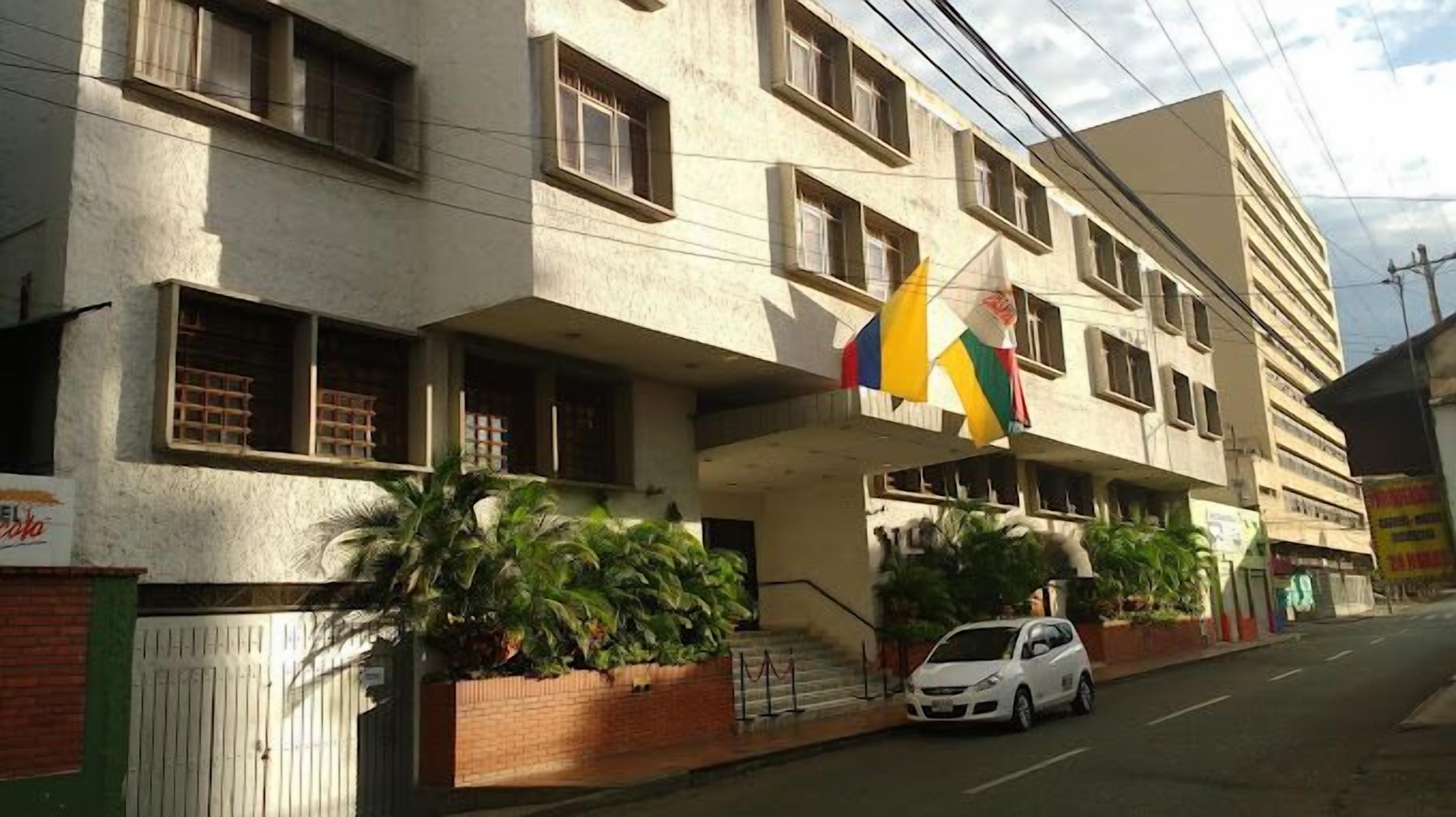 Voorkant accommodatie - avond/nacht