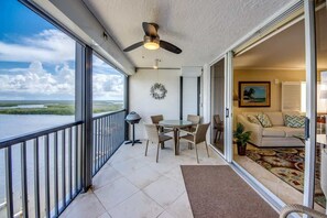 Outdoor dining - Ocean Harbor #1405B - Bayside (Fort Myers Beach)