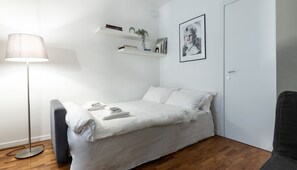 Apartment (1 Bedroom) | 1 bedroom, iron/ironing board, bed sheets - Italianway - Benaco 24 (Milan)