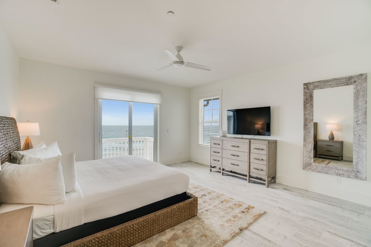 10 bedrooms, individually decorated, individually furnished