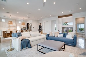 Smart-TV, Kamin, Videospiele, Tischtennisplatte