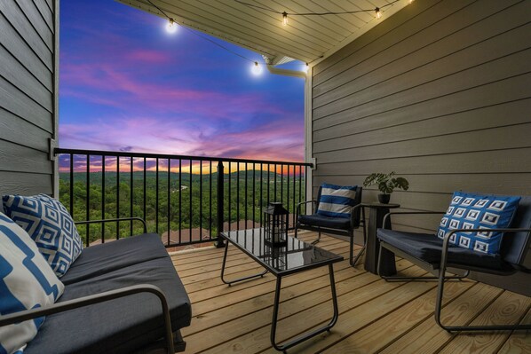 Property grounds - Family Christmas Getaway! Stunning Views/Game Room (Branson)