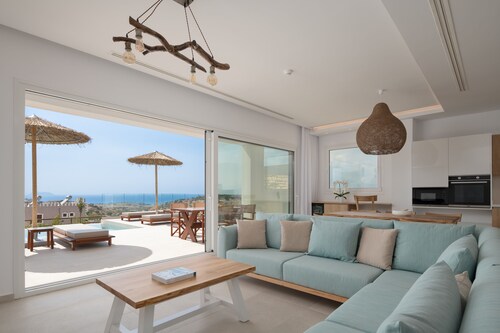 KOMMOSUNSET VILLA KALLIOPI