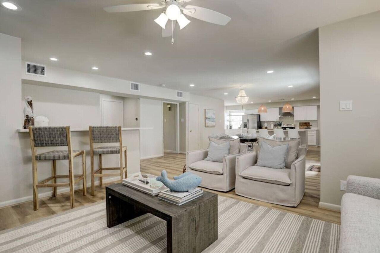 Harbor Hideaway | Pool | 1 Mile To Beach | Cruise - Texas City, TX
