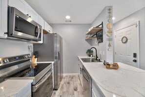 Fridge, microwave, oven, stovetop - Stay Awhile | Minutes to Beach | Pool | by Rose (Galveston)