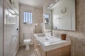 Douche, séchoir à cheveux