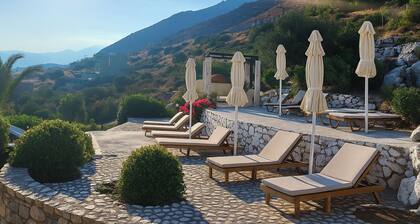 Villa - Sleeps 10 - Pool - Garden - Parking