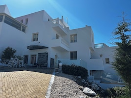 Villa | Exterior