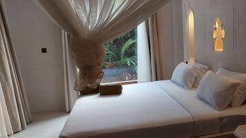 3 bedrooms, Egyptian cotton sheets, premium bedding, down duvets