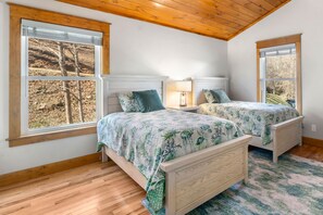 3 Schlafzimmer, Schreibtisch, Bügeleisen/Bügelbrett, kostenloses WLAN