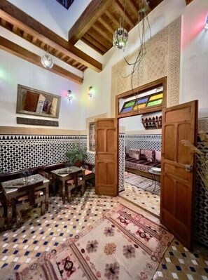 Dining - Dar Bhija Guest House, Private comfort triple room
 (Fes)