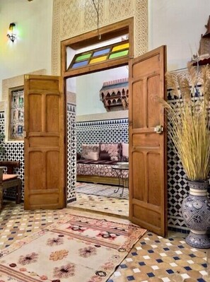 Interior - Dar Bhija Guest House, Private comfort triple room
 (Fes)