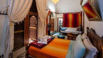 1 dormitori, planxa i posts de planxar, wifi gratuïta i roba de llit