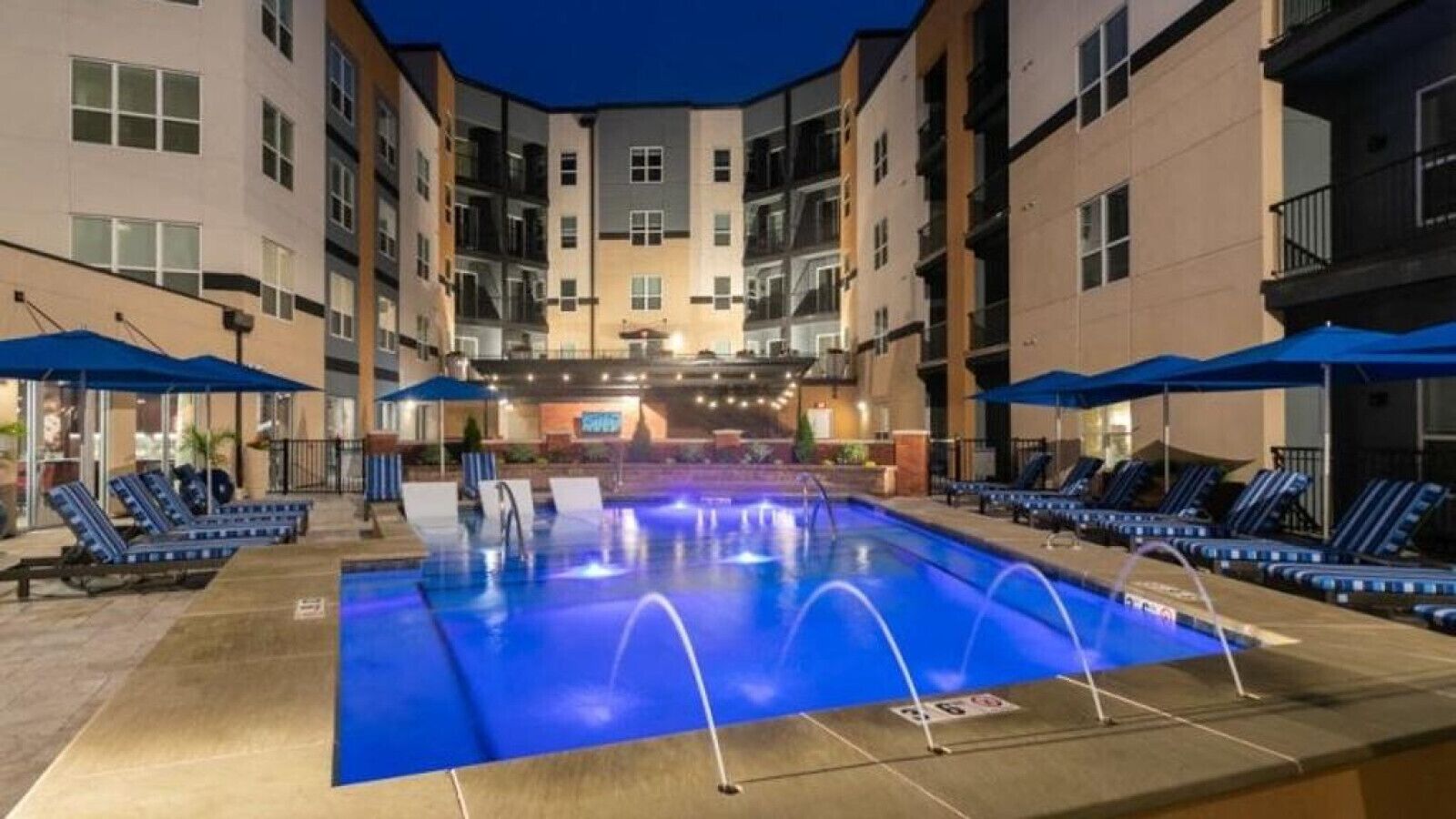 Landing at The Aster - 2 Bedrooms in Downtown Beachwood