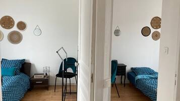 2 chambres, fer et planche à repasser, Wi-Fi, draps fournis