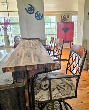 Dining - Escape the City for Country Charm within 20 miles of downtown Austin and Airport (Manor)