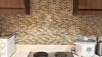 Fridge, microwave, stovetop, electric kettle