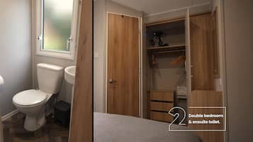 Cabin | Bathroom | Shower, hair dryer, towels