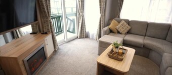 8 Guests - 3 Bedrooms - Pet Friendly - Lakeview