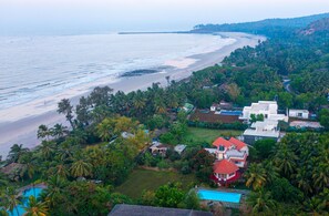 Front of property - Amã Stays & Trails Skyfall, Kashid (Murud)